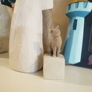 Willow tree cat figurine